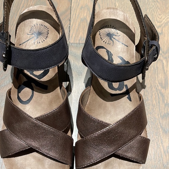 OTBT never worn sandals - Picture 5 of 5